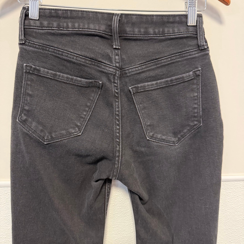 Women's Old Navy High-Rise Wow Flare Jeans in Black, Size 0 Short Bell Bottoms - Picture 8 of 16